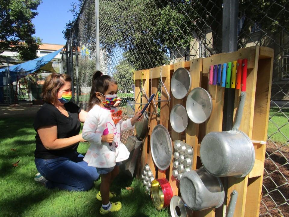 preschoollabplayingoutside